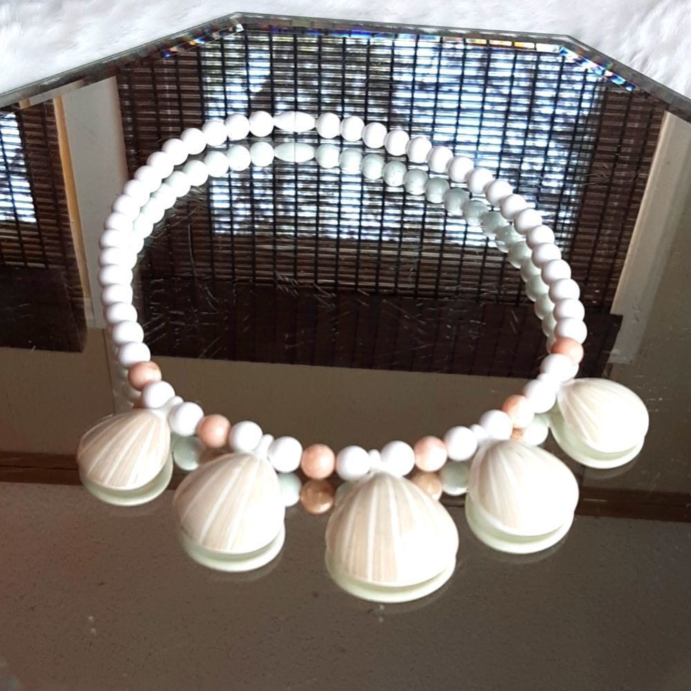 Womans Sea shell Vintage‎  Necklace